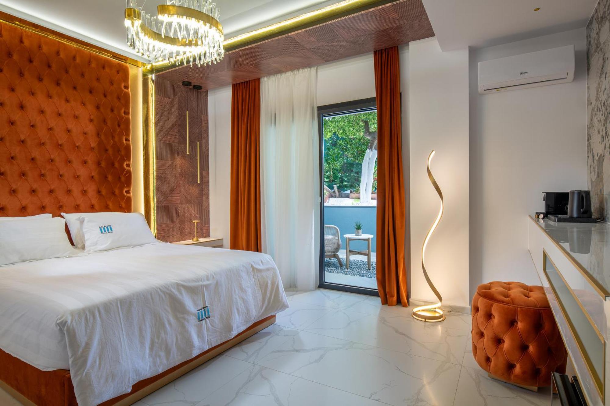 Pela Veranda Exquisite
