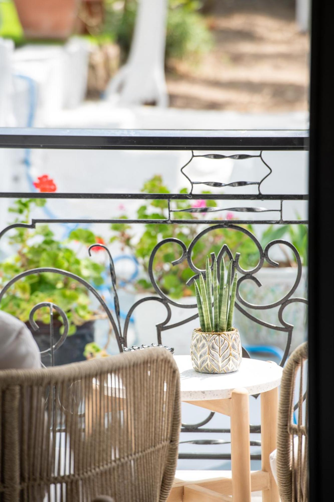 Pela Veranda Exquisite Neos Marmaras